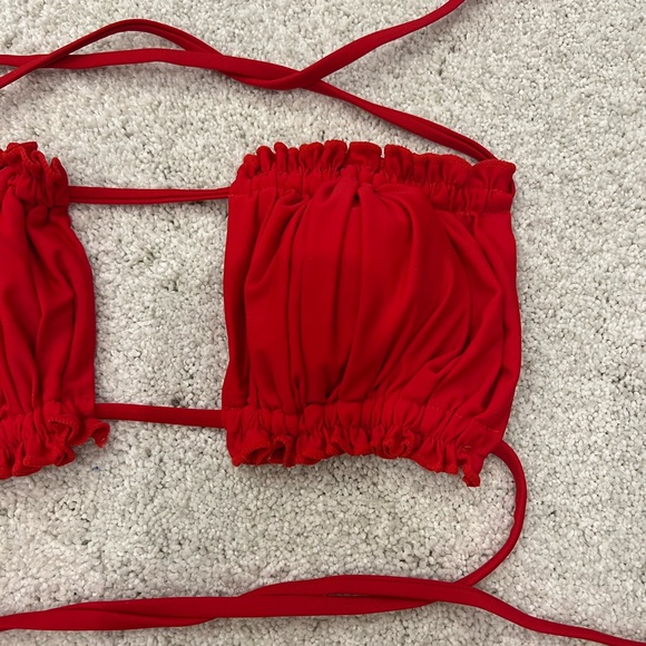 RED BIKINI - Picture 6 of 8